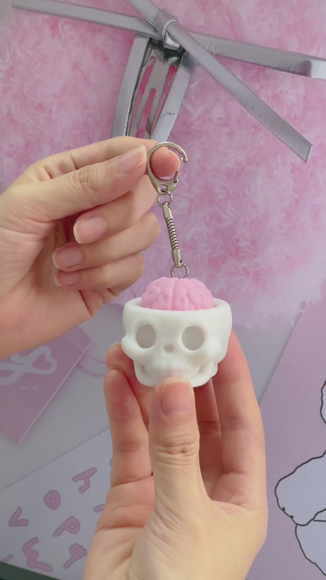 Spooky Cute Skull & Brain Pop-Up Squeeze Toy - Portable Gothic Stress Relief Accessory
