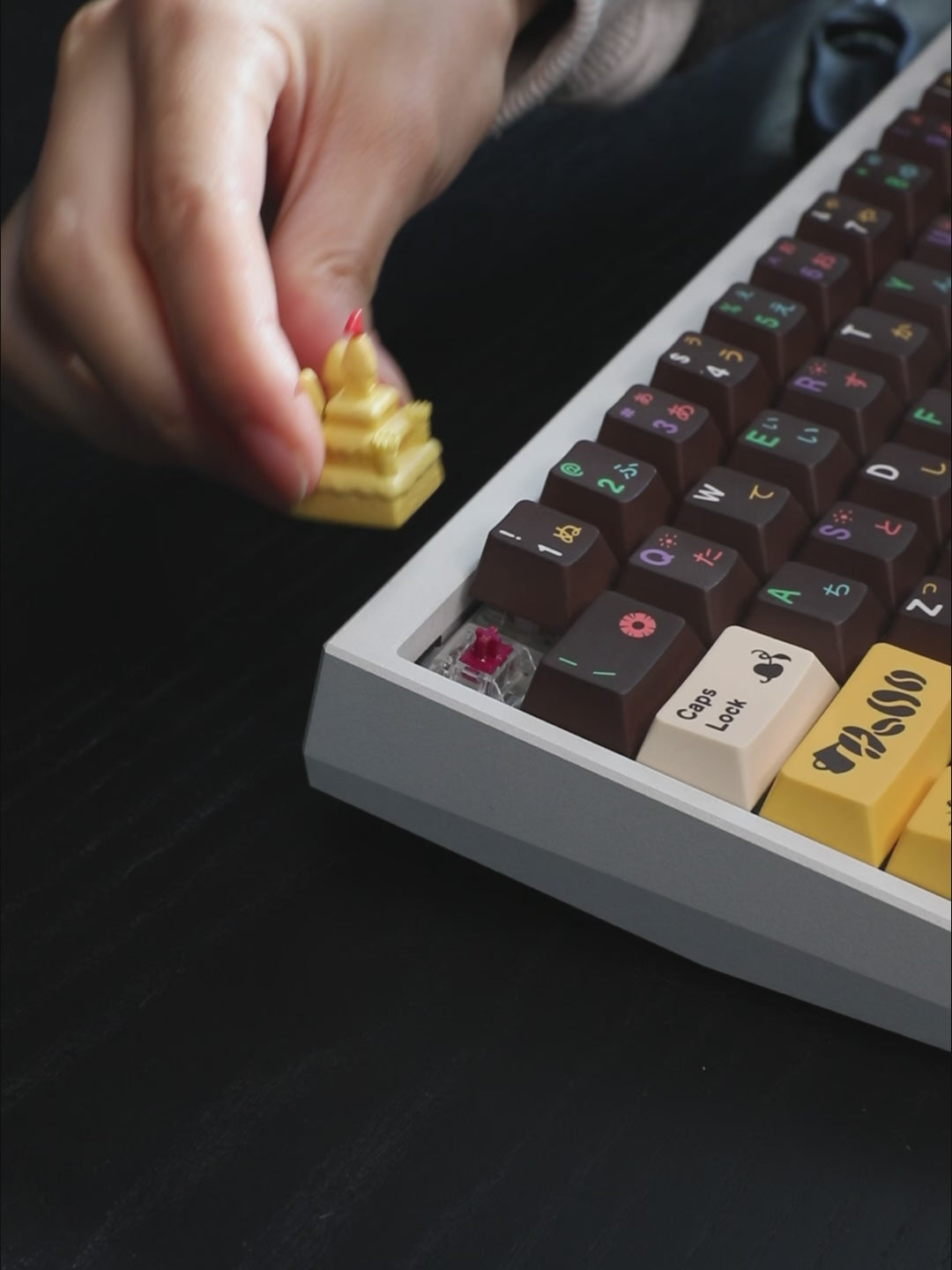 Sand Castle Artisan Keycap, 3D Hand-Painted Custom Keycap for Cherry MX Mechanical Keyboards