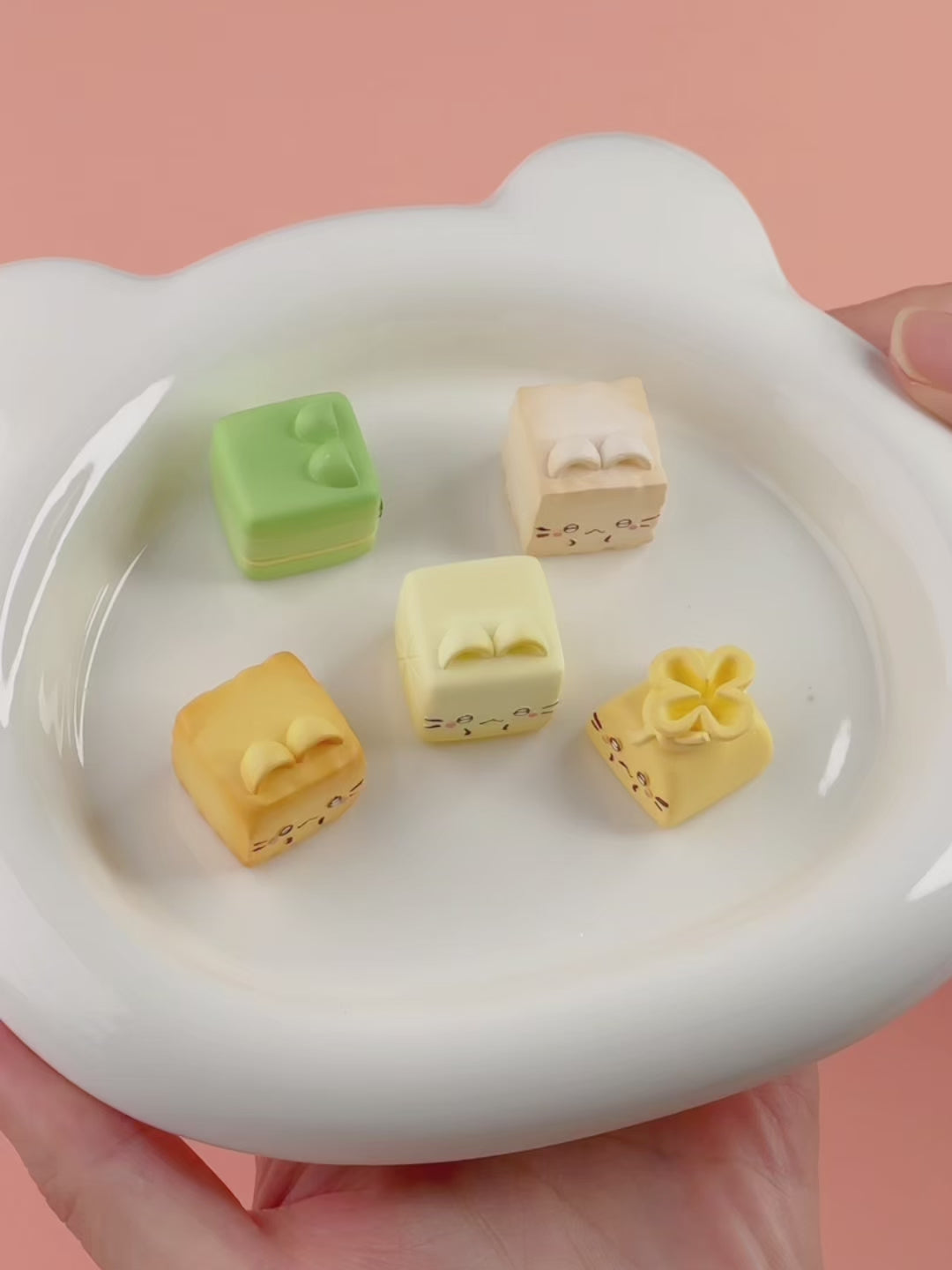Cute Cat Shaped Artisan Keycaps, Kawaii Hand-painted Custom Keycaps for Mechanical Keyboards