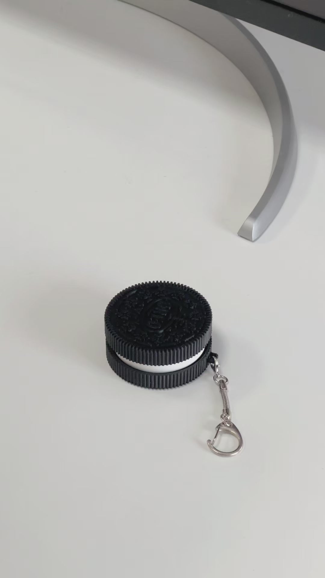 Oreo Cookie Clicker Fidget Toy - Portable Stress Relief Keychain, Anti-Anxiety Decompression Toy for Adults & Kids